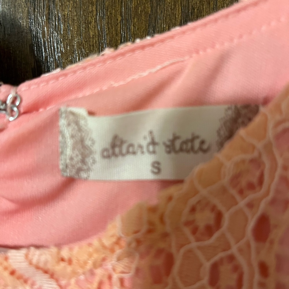 Beautiful peach summer dress. Size small from alter’d state. Smoke feee home.